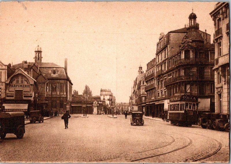 TROYES Place de l'Hôtel-de-Ville France Continental Postcard CB4