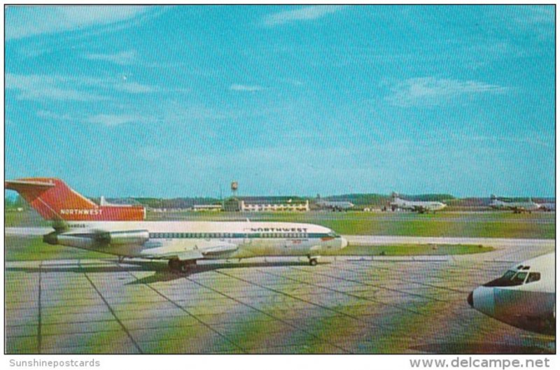 Northwest Airlines Jet Leaving Greater Pittsburgh International Airport