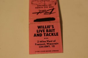 Willie's Live Bait and Tackle Fremont Wisconsin Fish 20 Strike Matchbook Cover