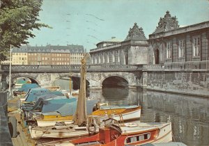 B110351 Denmark Copenhagen The Marble Bridge River Boats Bateaux Pont