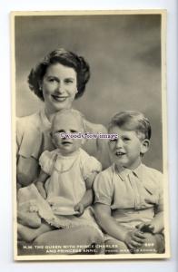 r2687 - The Queen with Young Charles & Anne for a Studio Portrait - postcard