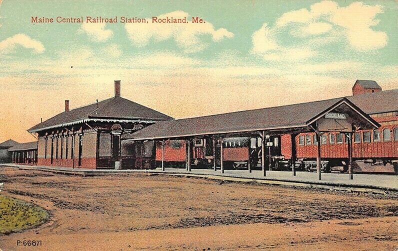 Rockland ME Maine Central Railroad Station Train Depot Postcard