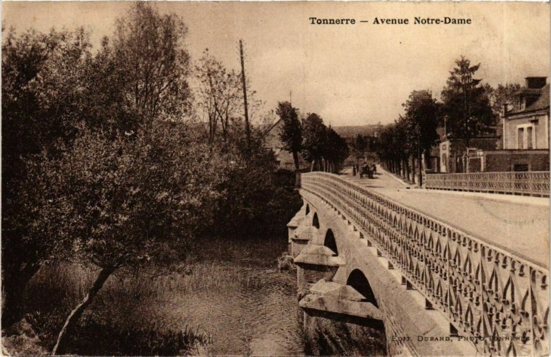 CPA Yonne Tonnerre Avenue Notre-Dame pont (983053)