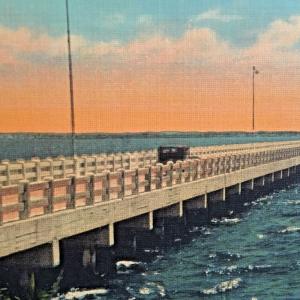 Postcard Gandy Bridge, 6 miles long, between St. Petersburg & Tampa, FL. Y6