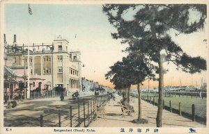 Postcard C-1910 Japan Kobe Kaigandori {Bund} hand colored street scene 23-13346