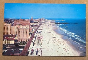 VINTAGE UNUSED  POSTCARD - AIRPLANE VIEW OF ATLANTIC CITY, NEW JERSEY