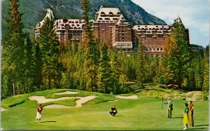 Banff Alberta Banff Springs Hotel Golf Course Golfers c1960 Postcard E87 