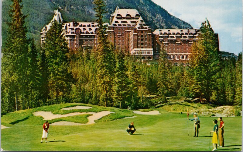Banff Alberta Banff Springs Hotel Golf Course Golfers c1960 Postcard E87 