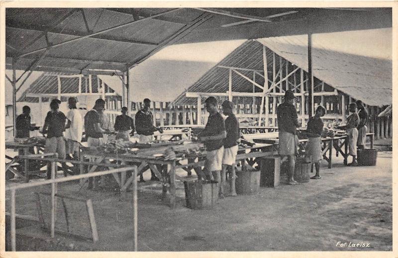 B92022 cameroon preparations for drying bananas types folklore   africa