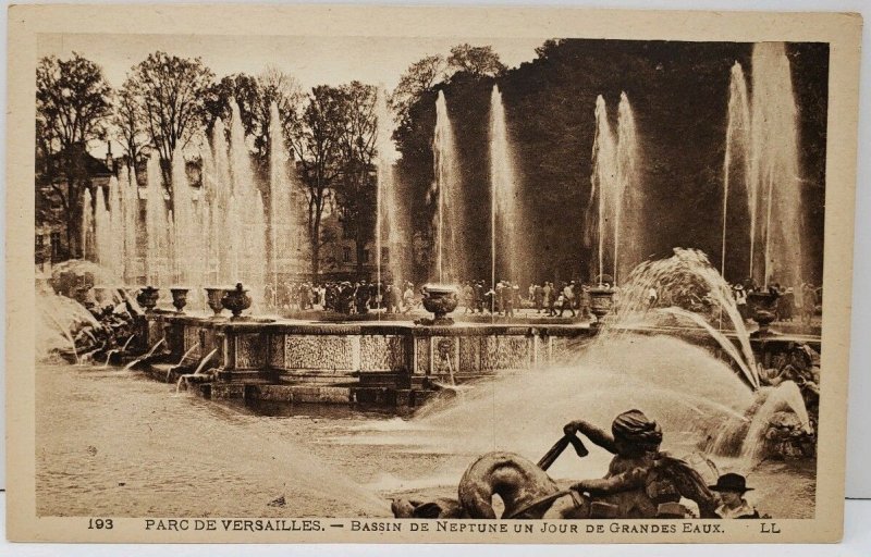 Versailles Nassin of de Neptune Vintage Postcard A1