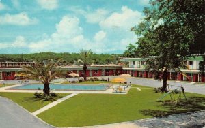 TALLAHASSEE, Florida FL  SOUTHERNAIRE MOTEL  Pool View  ROADSIDE 1963 Postcard