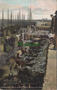 Yorkshire Postcard - Scarborough Scotch Fisher Girls at Work  RS35841