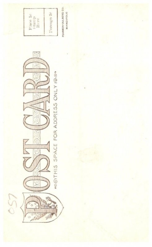 Michigan Marquette ,  Harbor Park, Cedar Man Tree