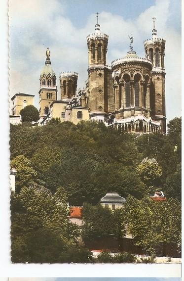 Postal 047099 : Lyon. Les Tours de Notre-Dame de Fourviere