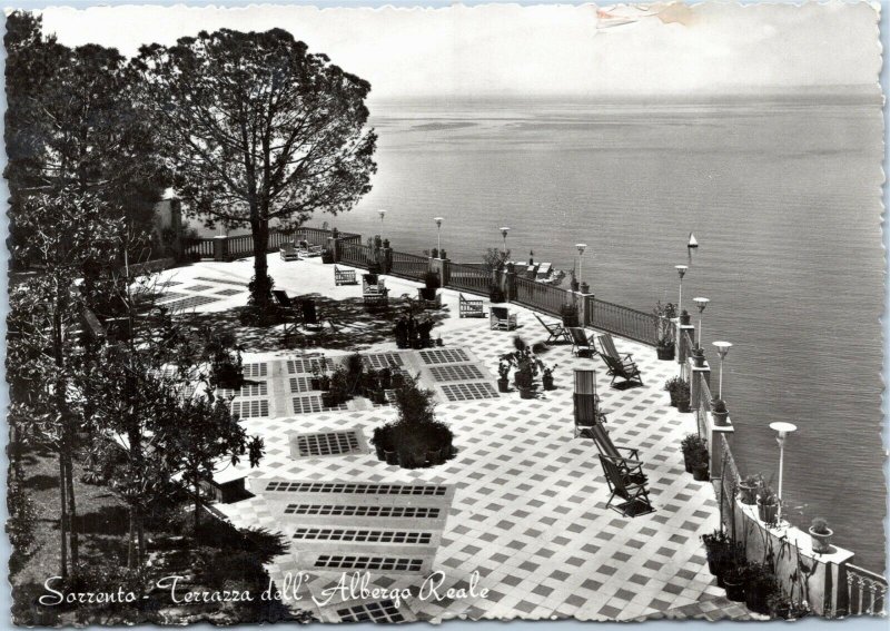 RPPC postcard Italy - Terrace of the Royal Hotel, Sorrento