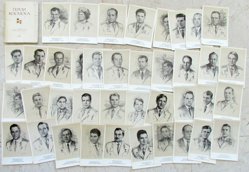 LOT OF 39 RUSSIAN ASTRONAUTS 1977 POSTCARDS w/ FOLDER