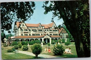 Postcard NY Greenfield Park - Tamarack Lodge Main Building