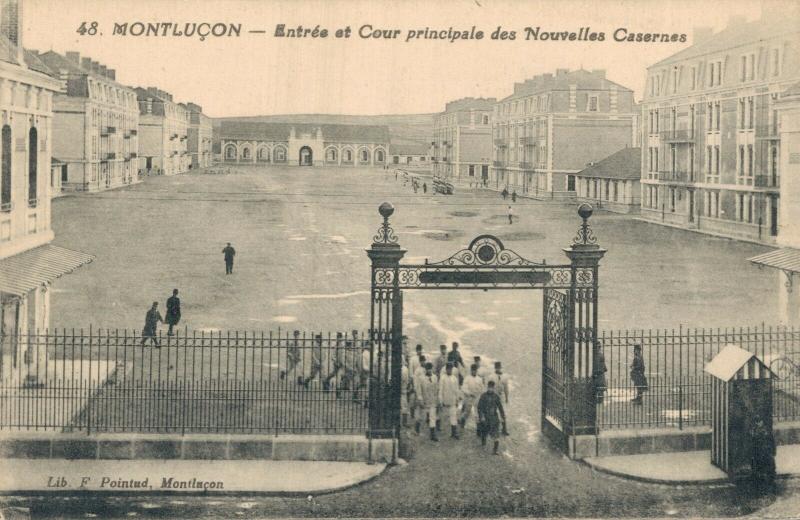Military 1912 Montlucon Entree et Cour principale des Nouvelles Casernes 01.75