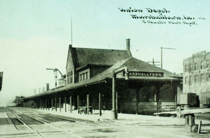 Circa 1900-05 Union Depot, Marshalltown, IA Vintage Postcard C.U. Williams P40 