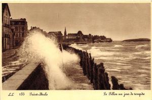 BR29844 Saint malo Le lillon un jour de tempete france