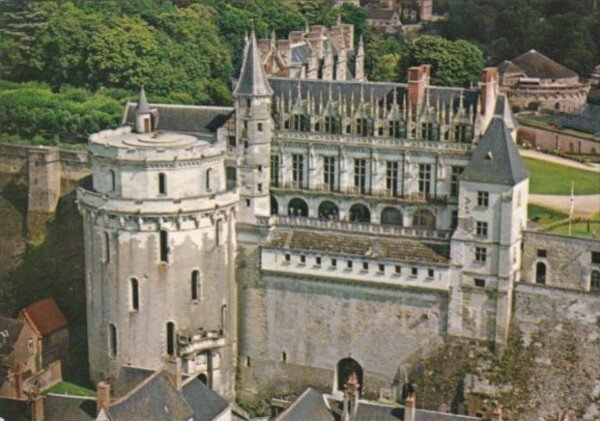 France Ambois Cahteau La Facade des Minimes le Balcon des Conjures