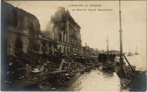 CPA Messina IL Disastro Le Rovine Della Palazzata ITALY (801072)