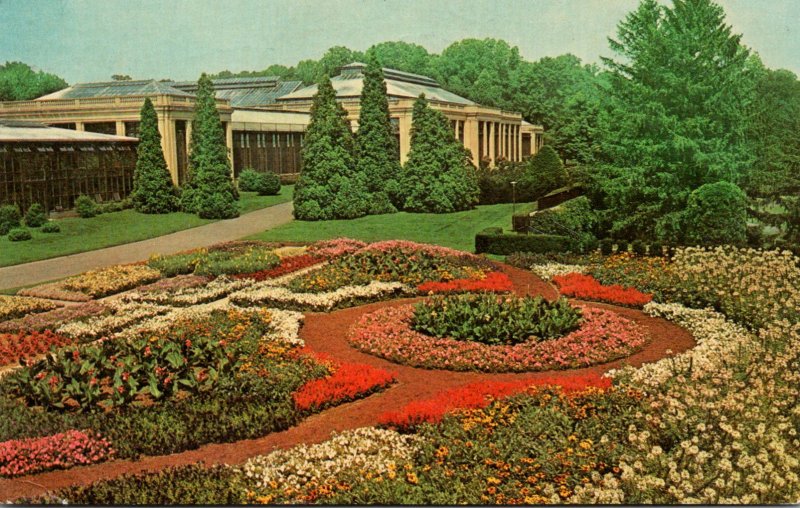 Pennsylvania Kennett Square Longwood Gardens Annual Display Near Conservatory...