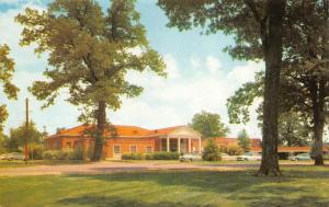 MS, University of Mississippi  ALUMNI HOUSE  50's Cars  c1950's Chrome Postcard