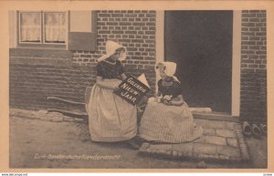 Zuid-Bevelandsche , Kleederdracht, Netherlands, 1900-1910s; 3 girls