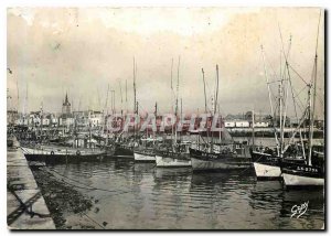 Modern Postcard Les Sables d'Olonne (Vendee) Port to the thatched fishing boats