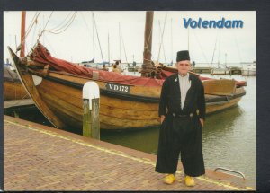 Netherlands Postcard - Volendam Costumes    T8915