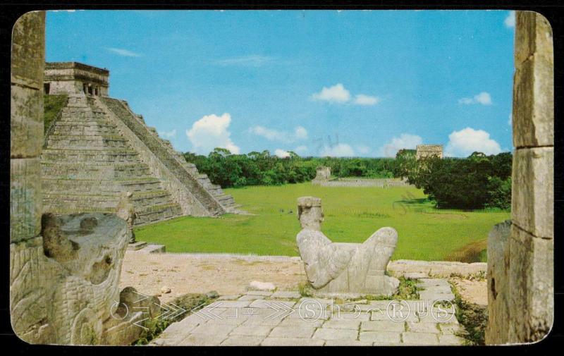 Chichen Itza - Chac-mool figure at the Temple of the Warriors