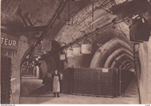 REIMS , France , 1930s ; Champagne Pommery & Greno, Jonction de deux galeries...