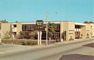 Sebring Florida Barnett Bank Street View Vintage Postcard K84623