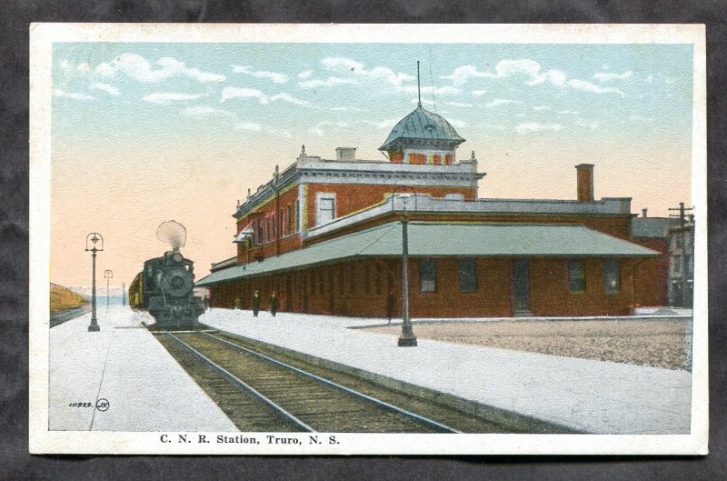 dc1154 - TRURO NS 1920s CNR Train Station. Antique Postcard