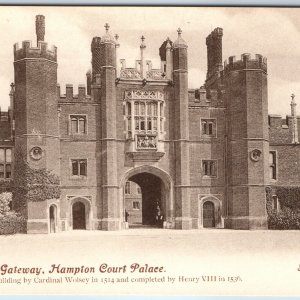 c1920s Hampton Court Palace England Entrance Gateway Henry VIII 1536 PC UK A254