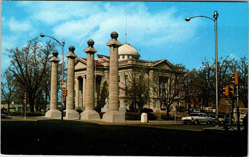 Postcard COURT HOUSE SCENE Columbia Missouri MO AK0299