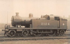 RPPC 2124 TRAIN ENGINE LONDON ENGLAND REAL PHOTO POSTCARD (c. 1910)