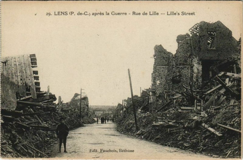CPA LENS-aprés la Guerre-Rue de Lille-Lille's Street (44141)
