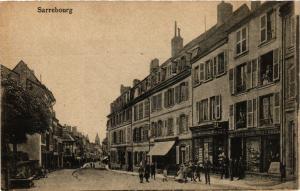 CPA SARREBOURG - Rue - Scene (386404)