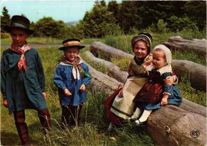 CPM Folklore - Auvergne - Les Enfants de l'Auvergne (699649)