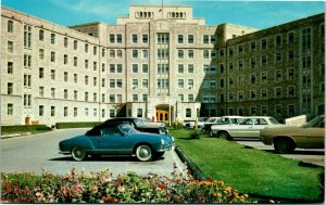 Postcard SK Saskatoon University Hospital Classic Cars Flower Beds 1960s K50