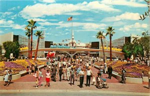 Postcard 1960s California Anaheim Disneyland amusement Tomorrowland CA24-1377