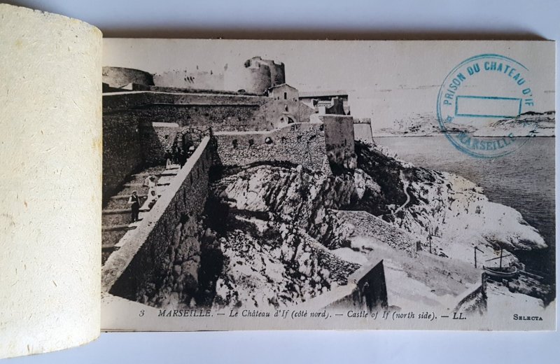 VINTAGE POSTCARDS PACK AND SOUVENIR-GUIDE OF CHATEAU D'IF (MARSEILLE)