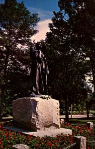 ND - Bismarck. Sakakawea Statue