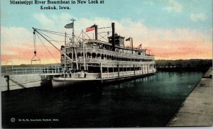 Postcard Mississippi River Steamboat in New Lock at in Keokuk, Iowa