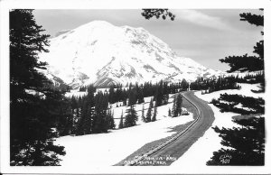 RPPC: Mt Rainier and Yakima Park, Washington, mint Ellis #401 (PC1624)