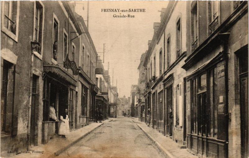 CPA FRESNAY-sur-SARTHE Grande-Rue (390924)