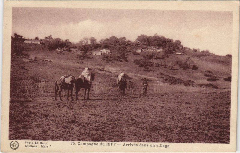 CPA AK MAROC Campagne du RIFF Arrivée dans un village Flandrin (38418)