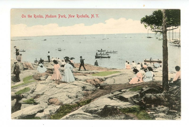 NY - New Rochelle. Hudson Park, On the Rocks